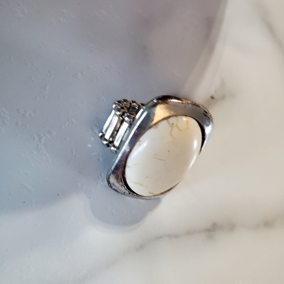 White Stone Silver Tone Stretch Band  💥3 for $24💥 - Picture 11 of 16